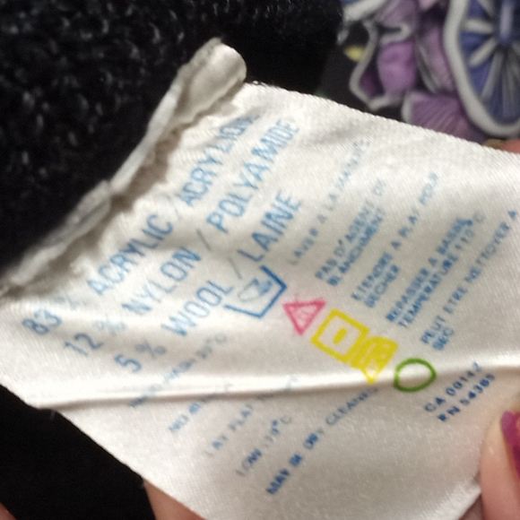 V-neck Sweater - Picture 4 of 5